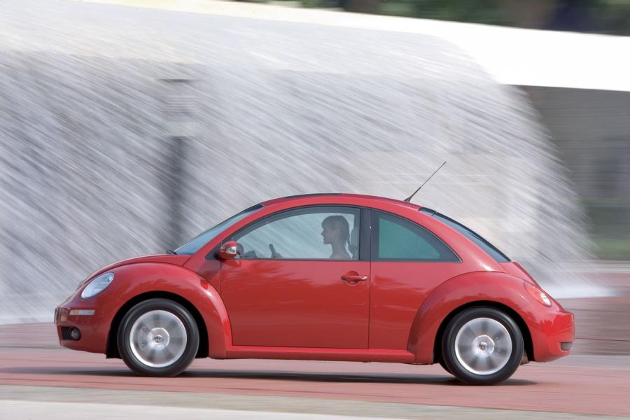  Volkswagen New Beetle 2006 года  (фото 27 из 47)